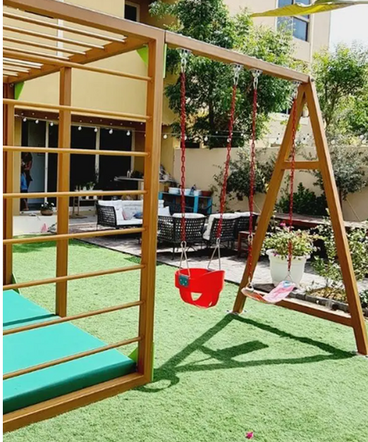 KIDS AREA 4