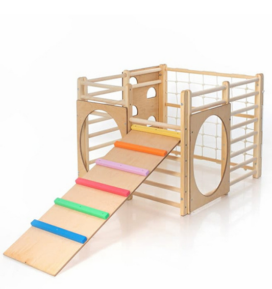 SMALL SQUARE  GYM