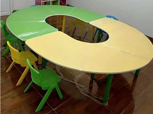 Semicirle table